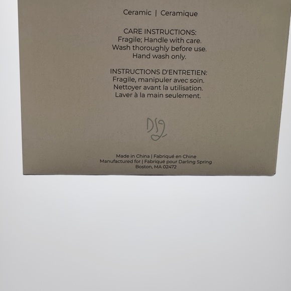 NIB Darling Spring Premium Stoneware Salt & Pepper Shakers - Picture 8 of 13